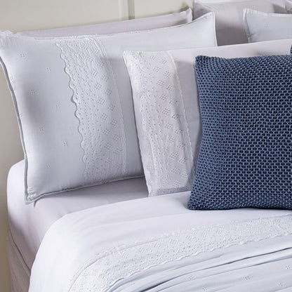 [10 PIEZAS] Juego de Cama Serena de Percal 300 Hilos con Bordado Inglés