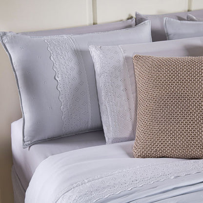 [10 PIEZAS] Juego de Cama Serena de Percal 300 Hilos con Bordado Inglés